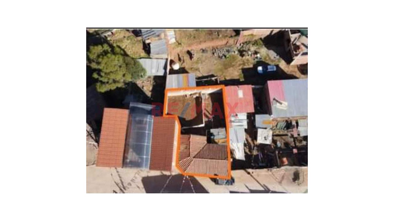 Venta De Casa Como Terreno En Quillahuta -San Sebastian