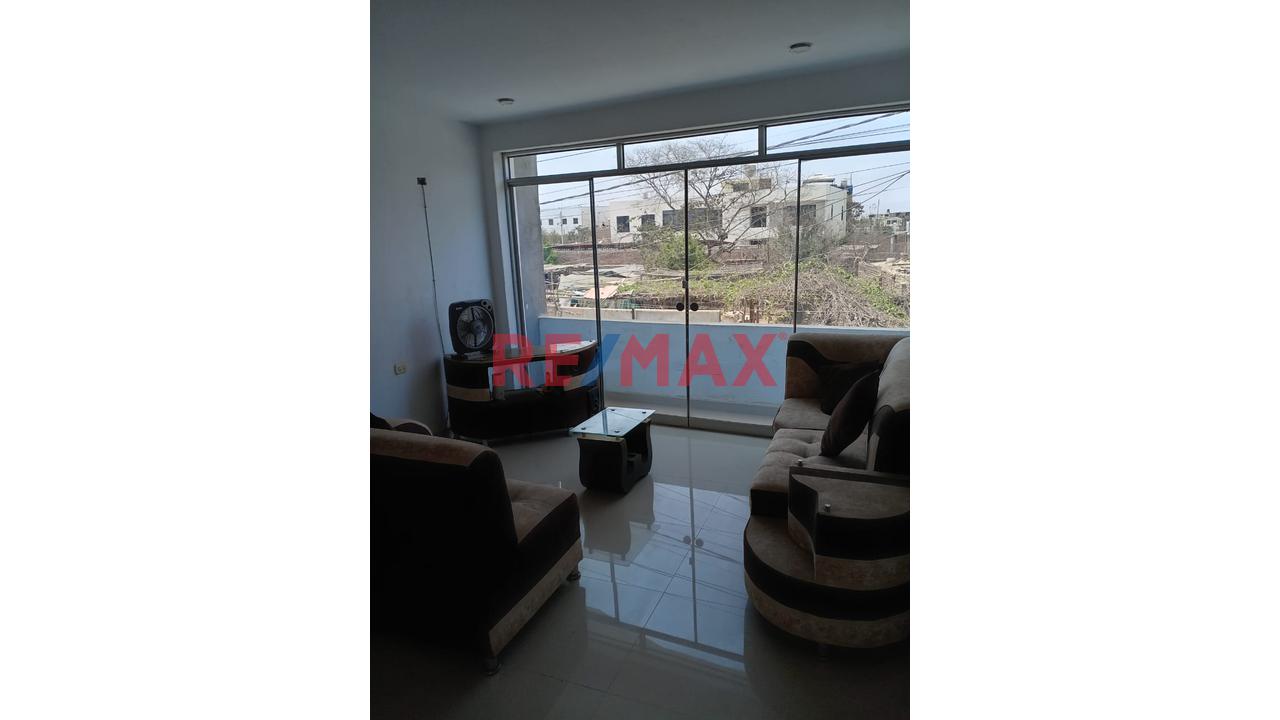 Se Vende Casa De Dos Pisos En Chincha