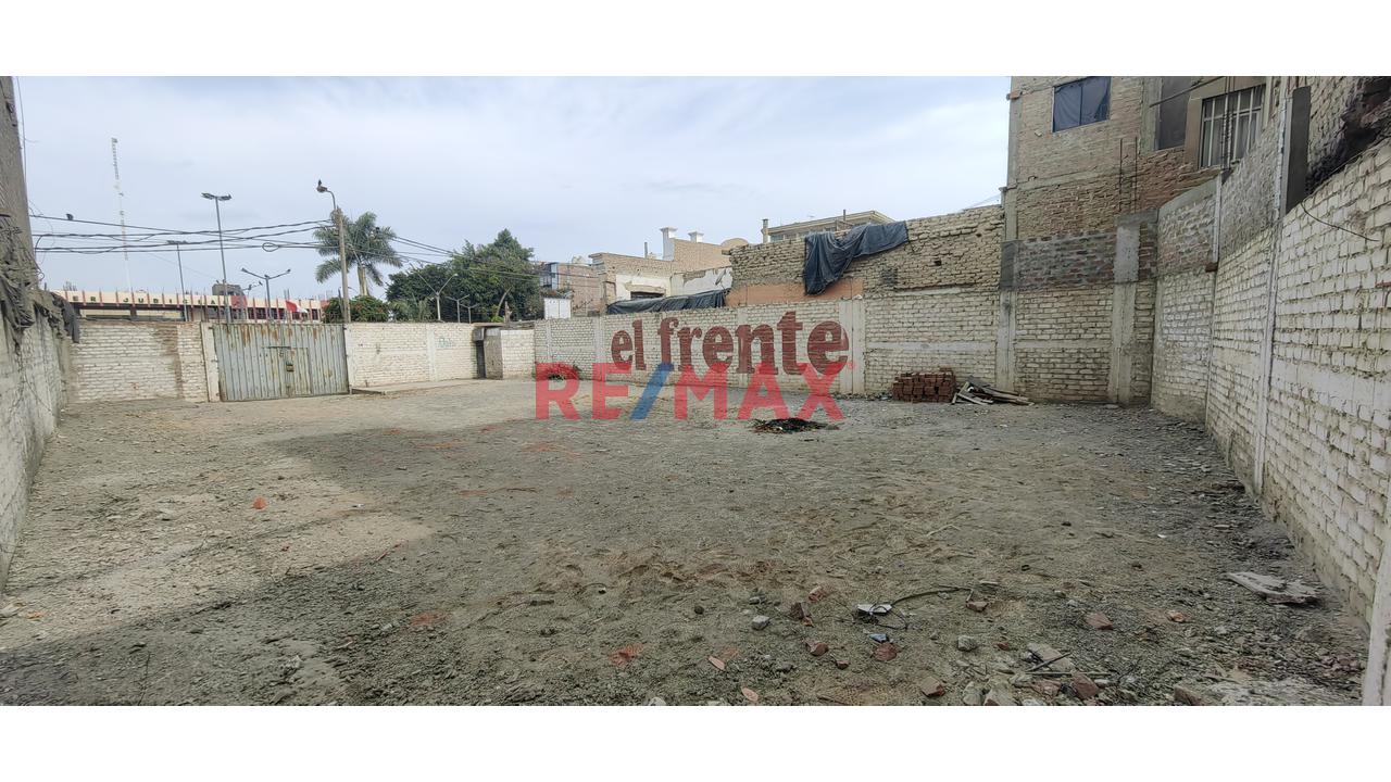 Se Alquila Amplio Local Comercial En El Centro De Ica