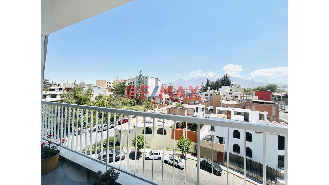 Amplio Departamento Con Vista A Los Volcanes - Ultimo Piso, Condominio Home