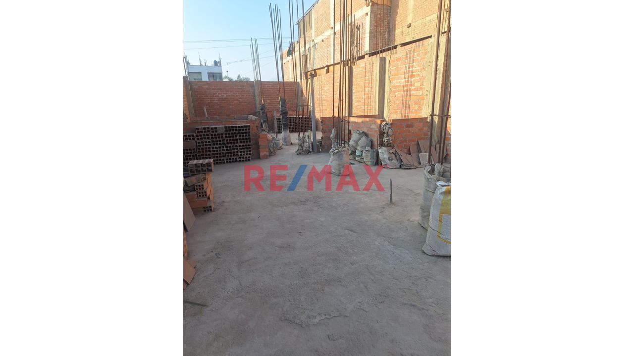 Se Vende Casa Frente A Parque En Urb San Antonio