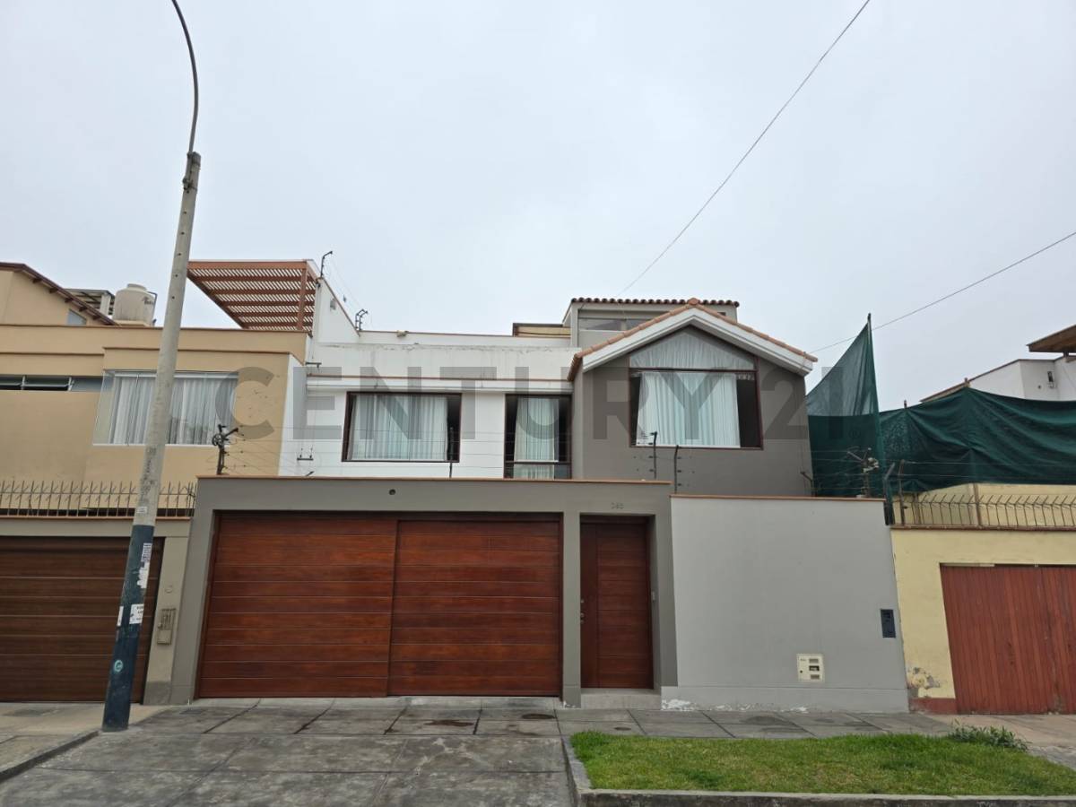 SE VENDE CASA EN URBANIZACION LA ALBORADA