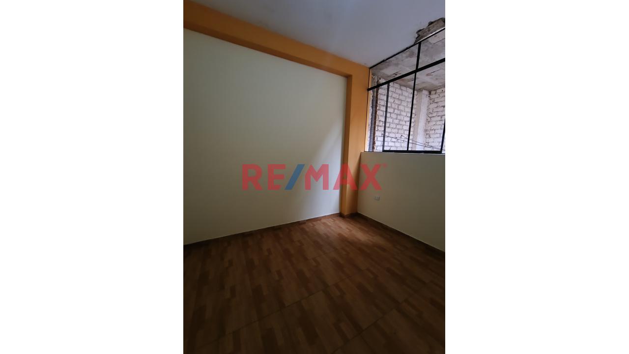 Alquilo Minideparatamento Primer Piso