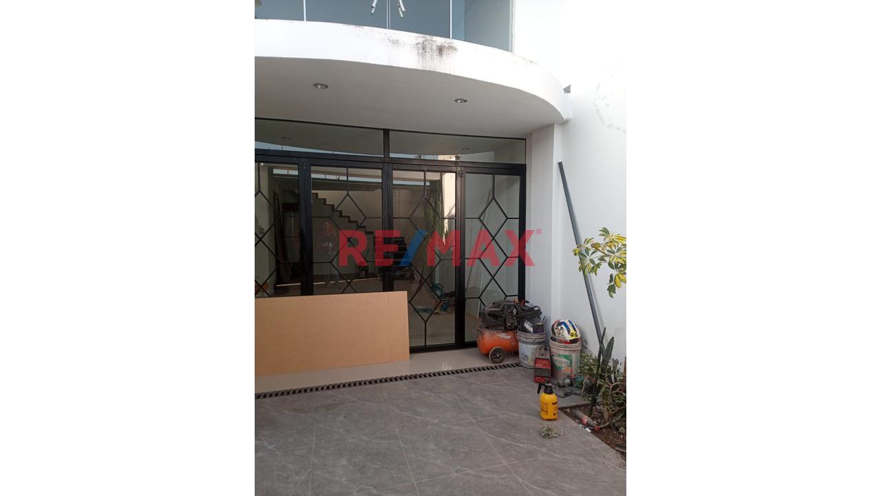 Hermosa Casa De Estreno En Venta A Pasos De La Plaza De Characato